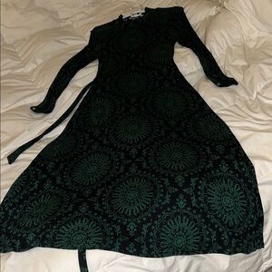 Chic BODEN Long Sleeve Green and Black Maxi Jersey Dress